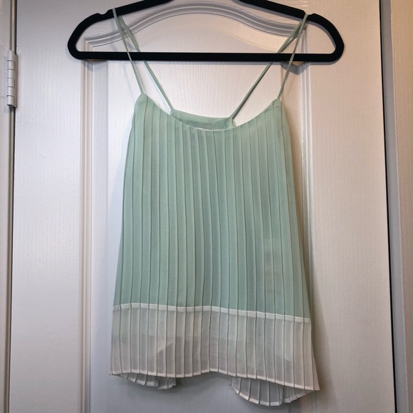 👻 NWT Bar III mint green blouse - Picture 2 of 4